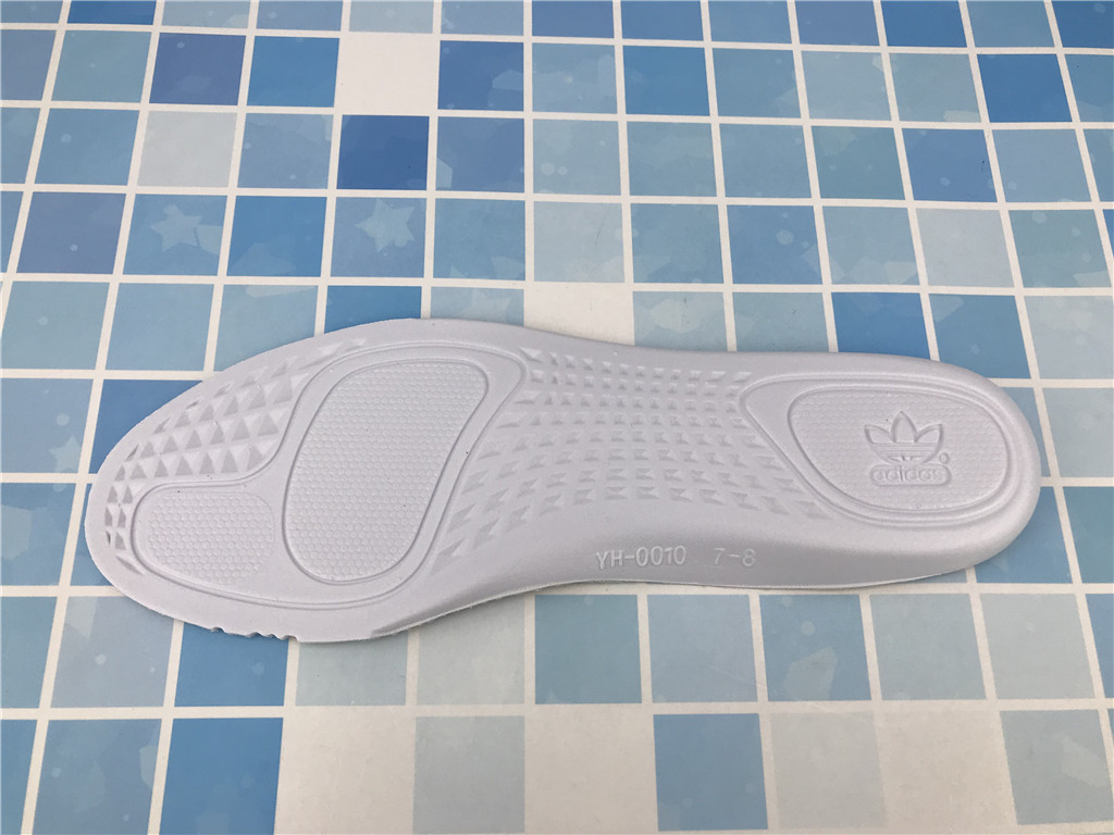 Yeezy Boost 350 V2 Light GY3438